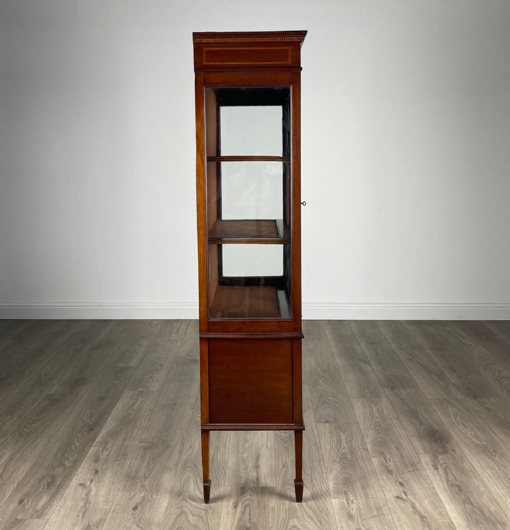Antique 19th Century Display Cabinet In Mahogany View VII