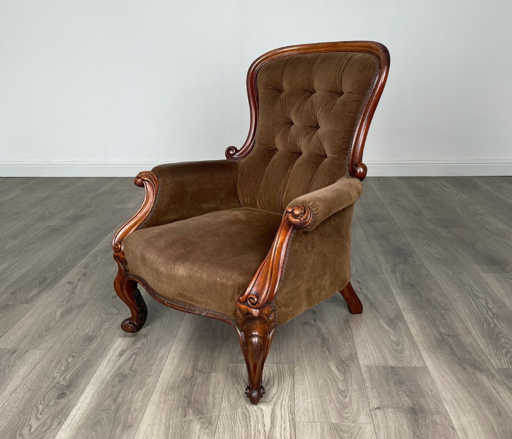 Antique 19th Century Button Back Armchair In Mahogany