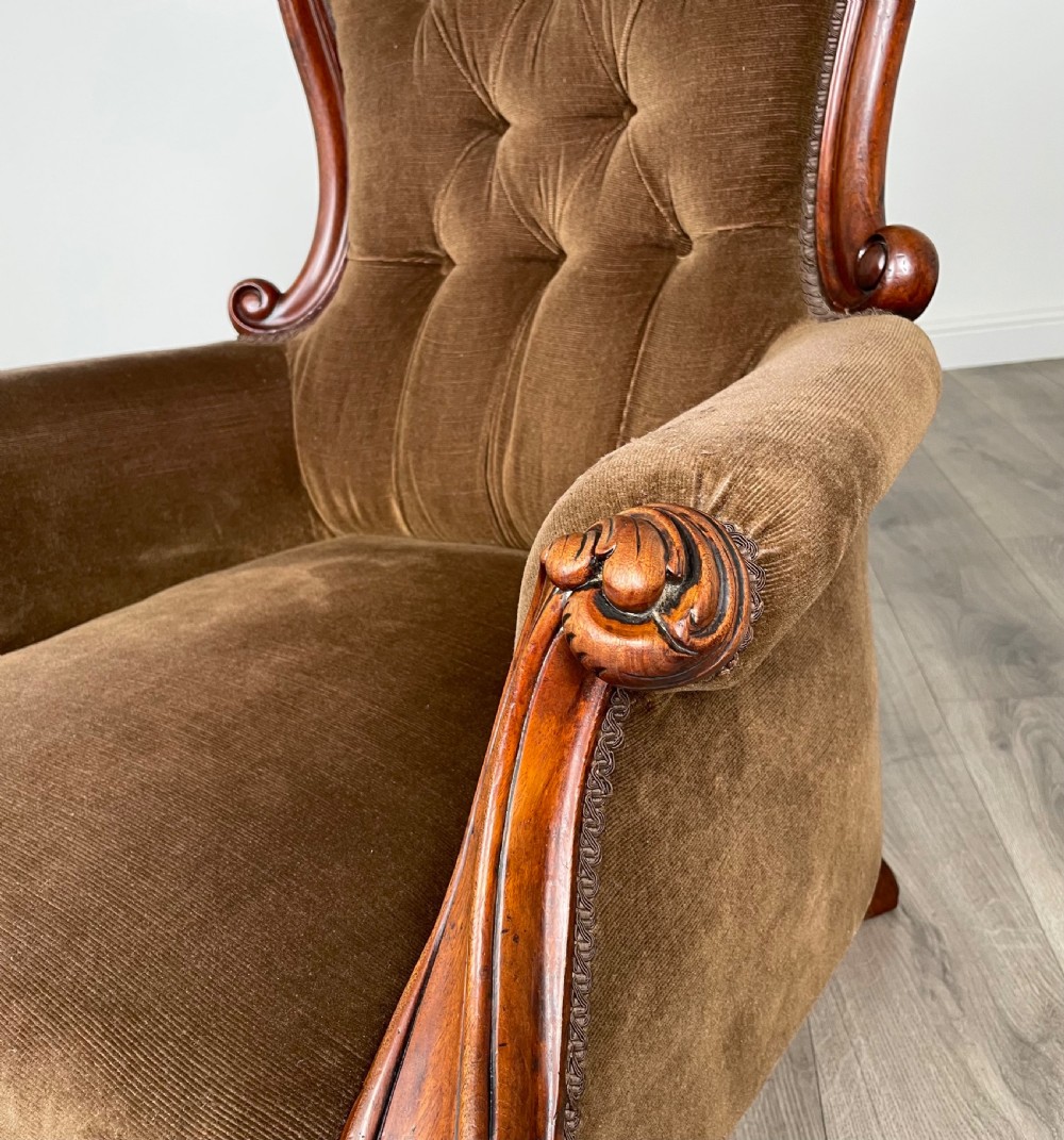 Antique 19th Century Button Back Armchair In Mahogany View X