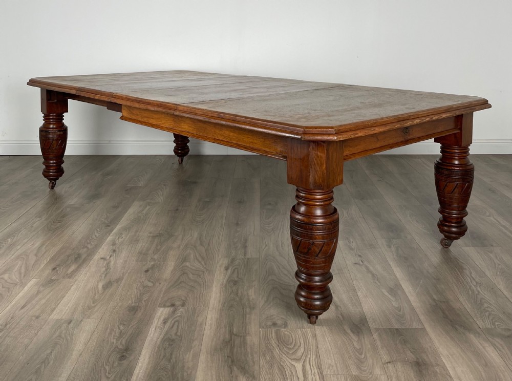 Large Antique 19th Century Dining Table In Oak