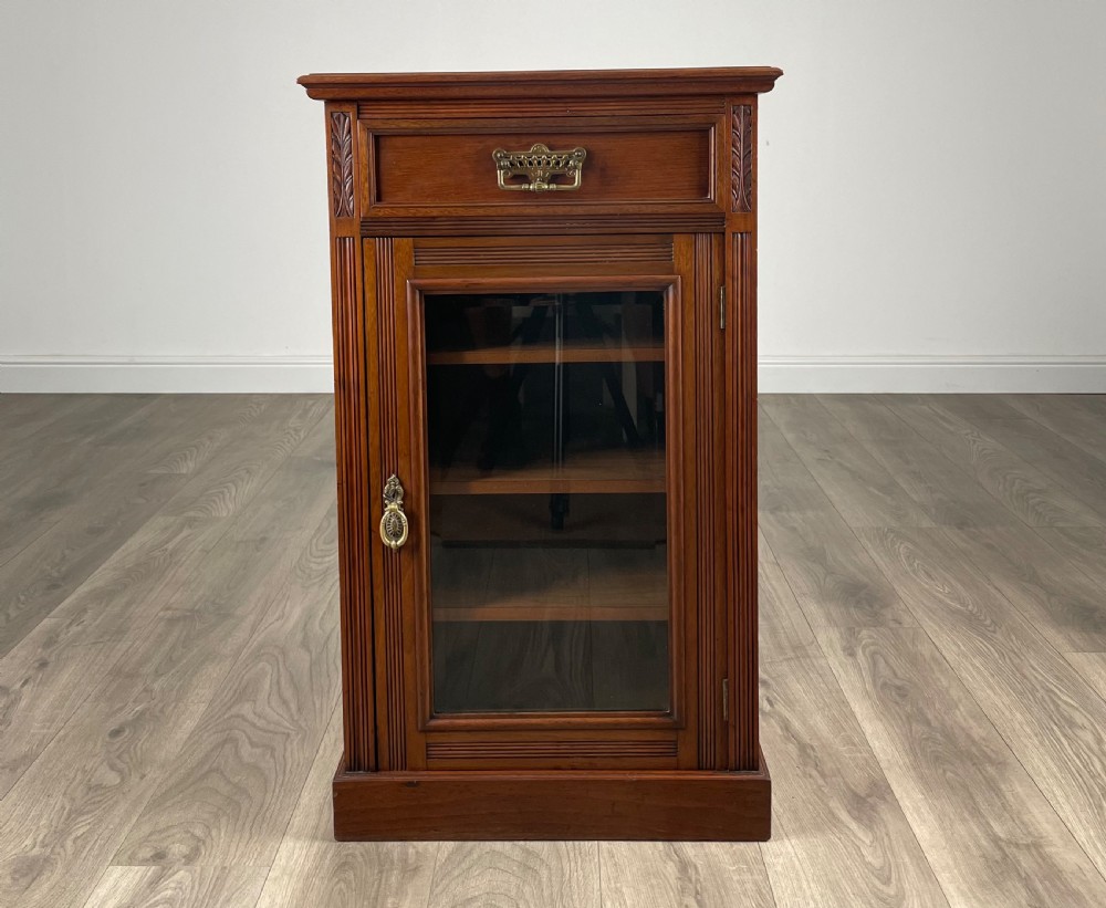 Antique 20th Century Glazed Cabinet In Walnut