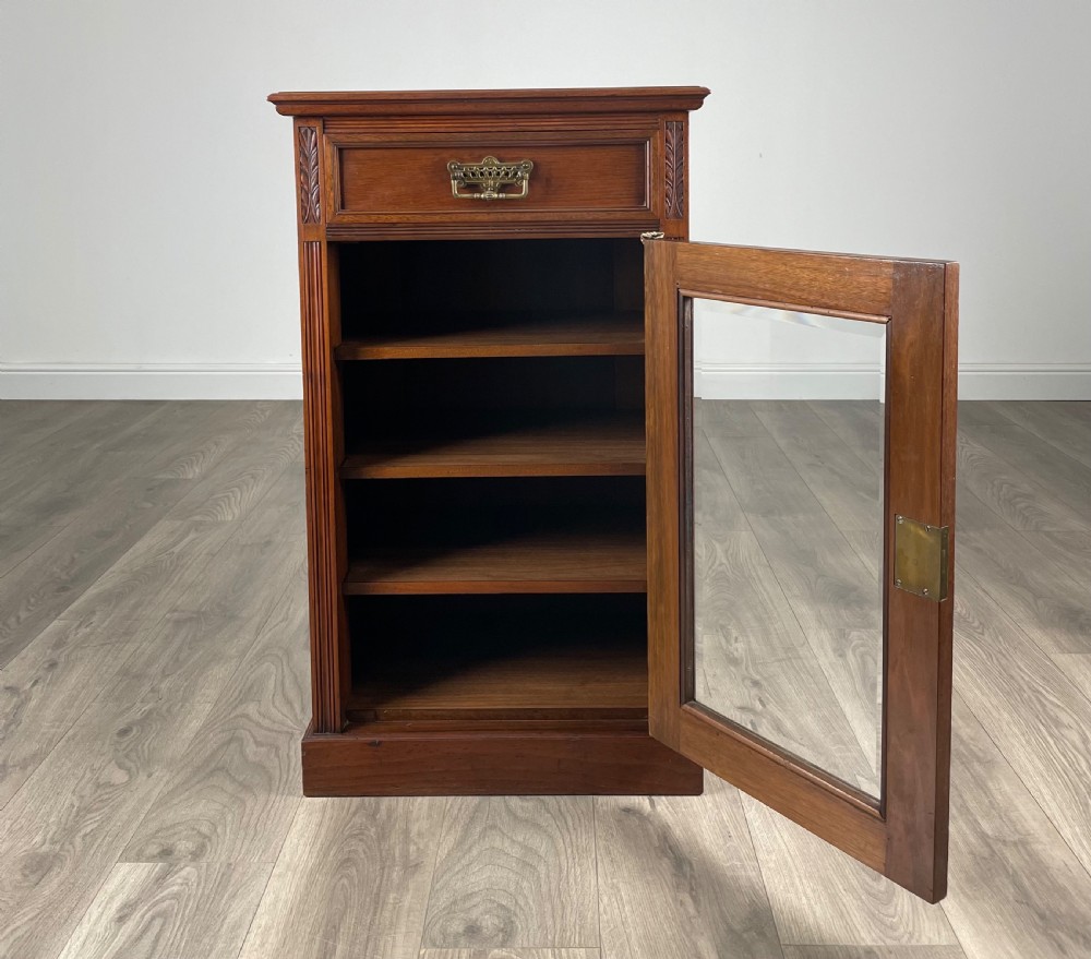 Antique 20th Century Glazed Cabinet In Walnut View X