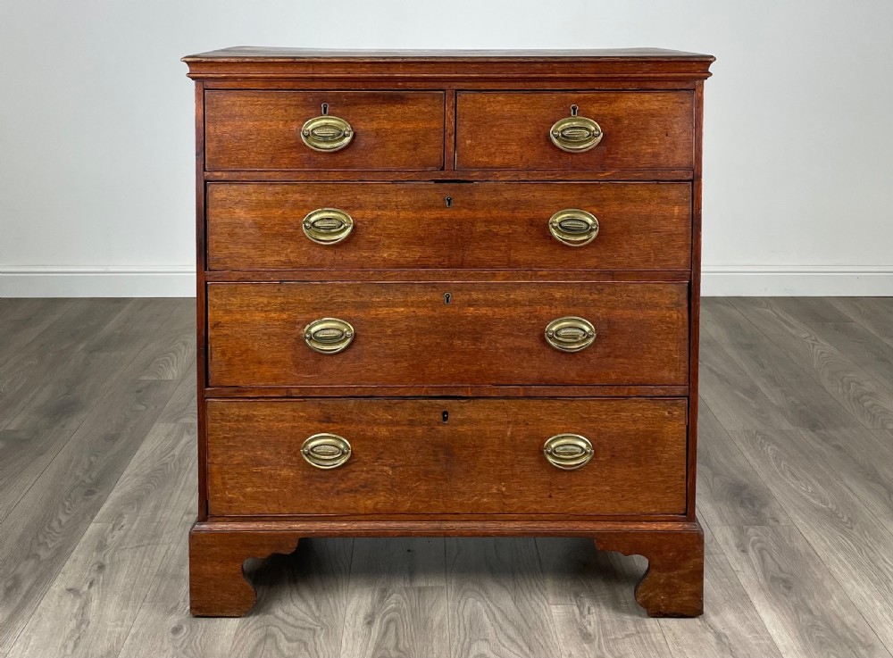 Antique 18th Century Chest Of Drawers In Oak