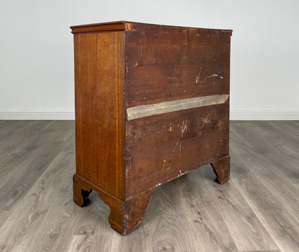 Antique 18th Century Chest Of Drawers In Oak View IV