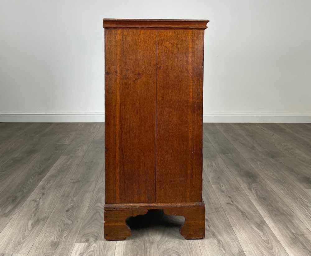 Antique 18th Century Chest Of Drawers In Oak View VII