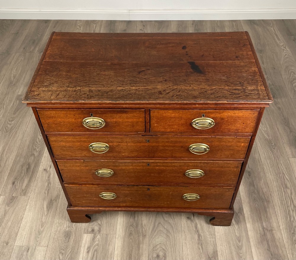 Antique 18th Century Chest Of Drawers In Oak View IX