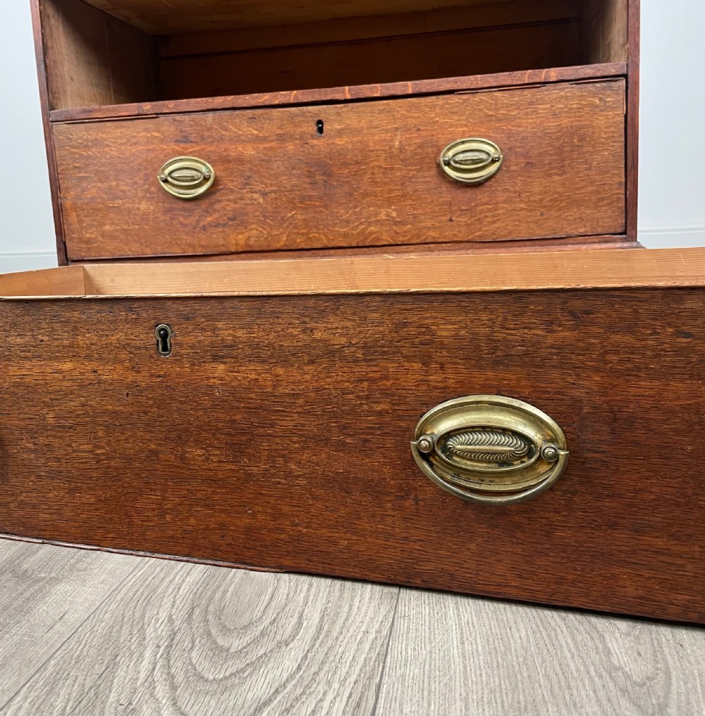 Antique 18th Century Chest Of Drawers In Oak View XI