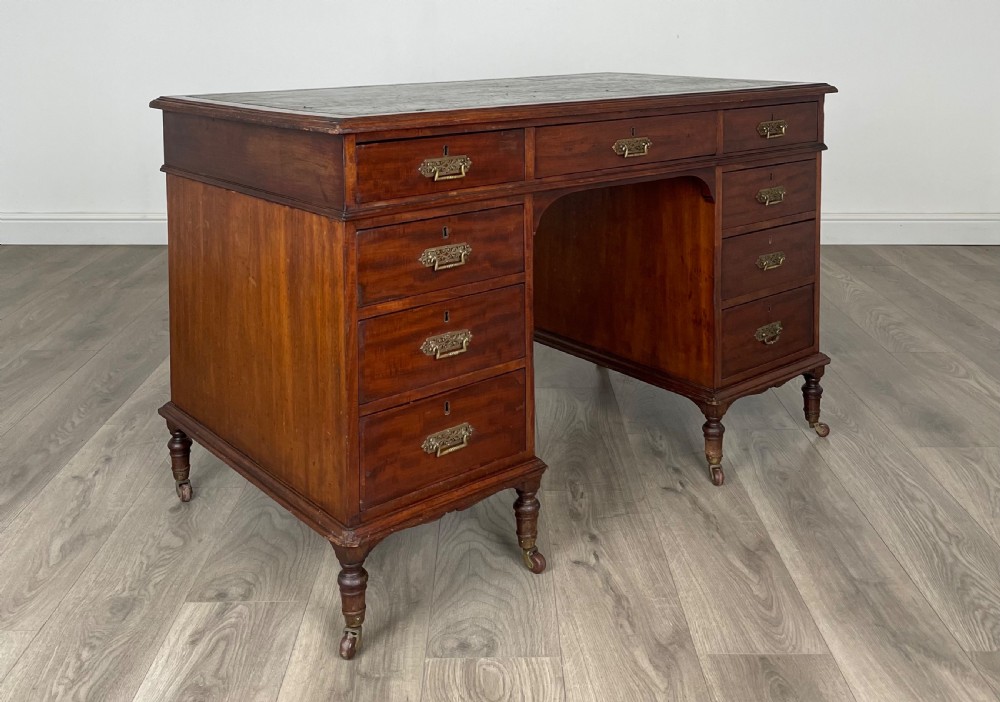 Antique Late 19th Century Pedestal Desk In Mahogany View VIII