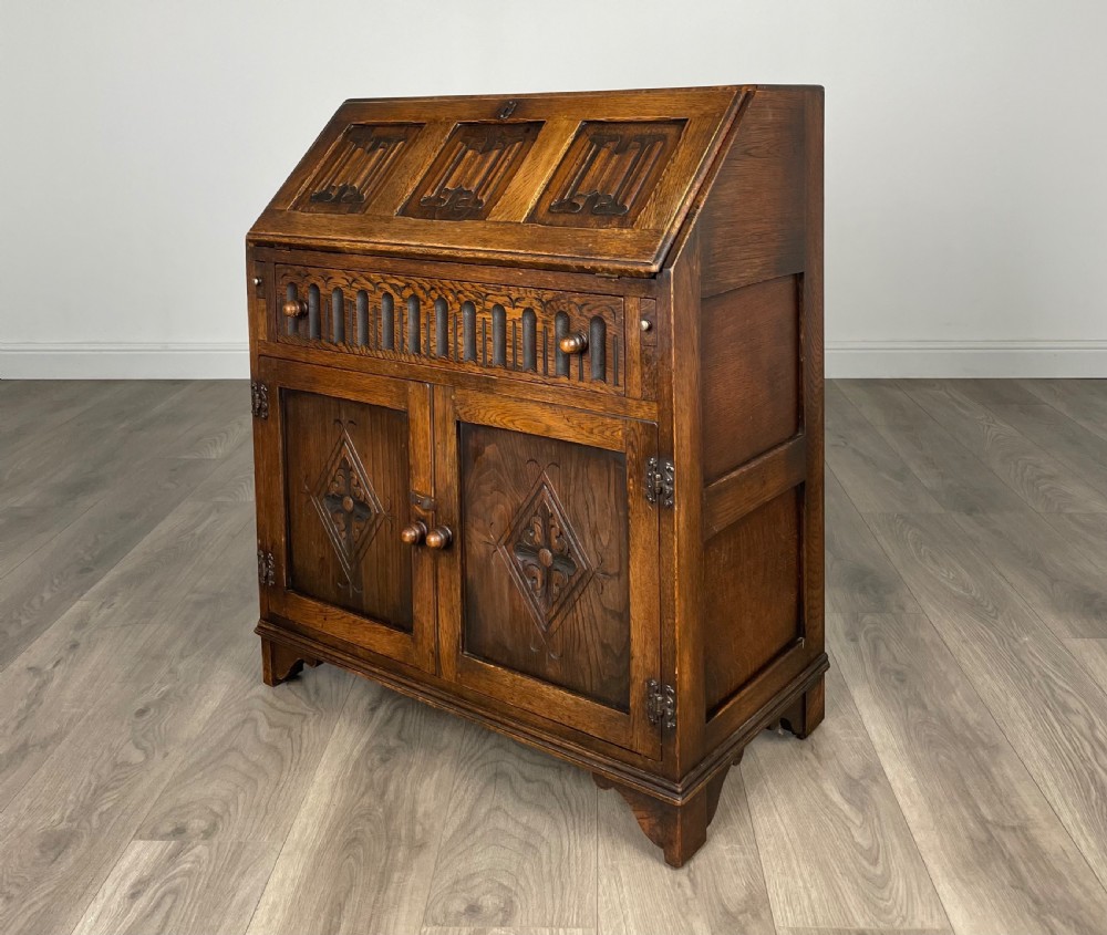 Antique 20th Century Carved Bureau In Oak View V