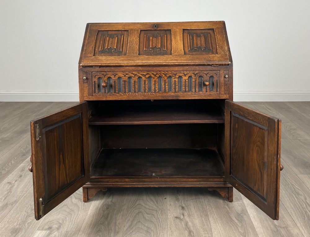 Antique 20th Century Carved Bureau In Oak View XIII