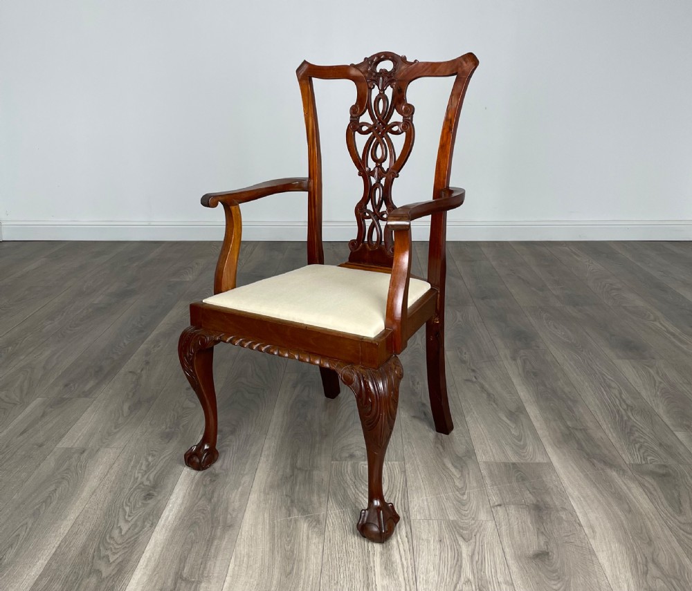 Antique 20th Century Set Of 8 Chippendale Style Dining Chairs View II