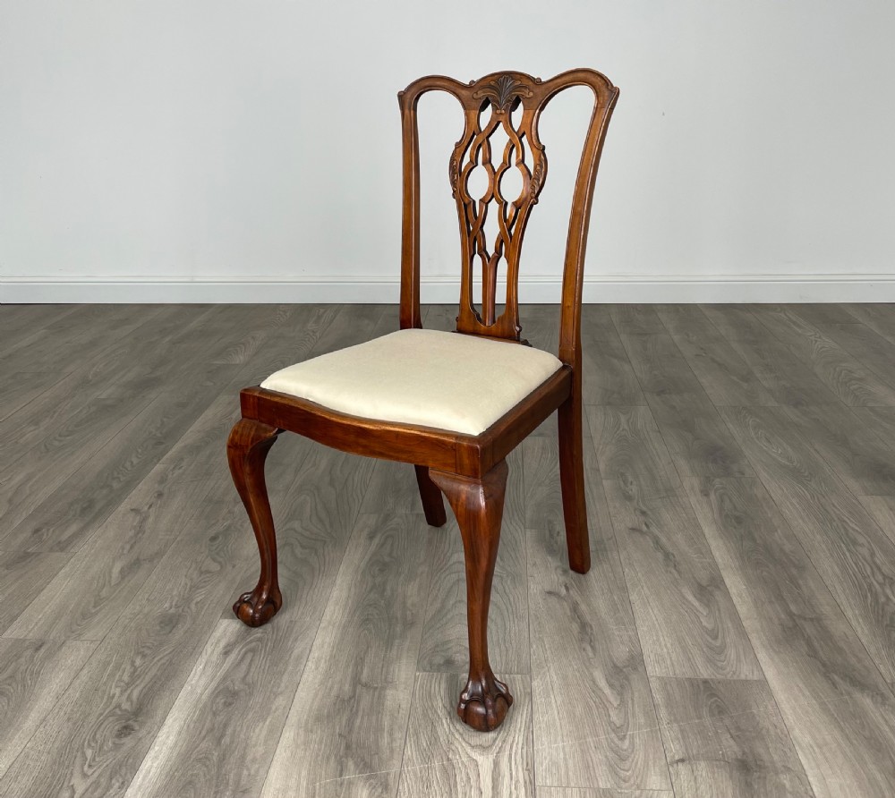 Antique 20th Century Set Of 8 Chippendale Style Dining Chairs View III