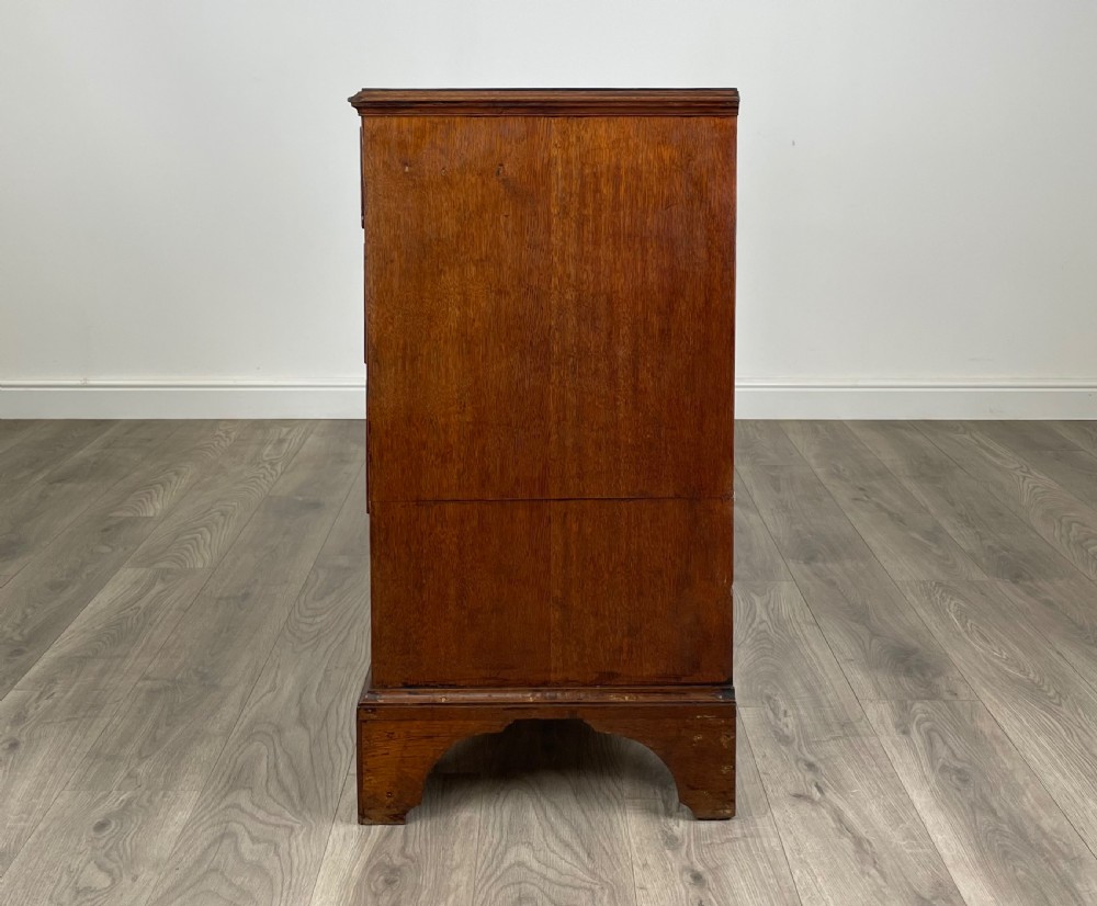 Antique 18th Century Small Chest Of Drawers In Oak View III