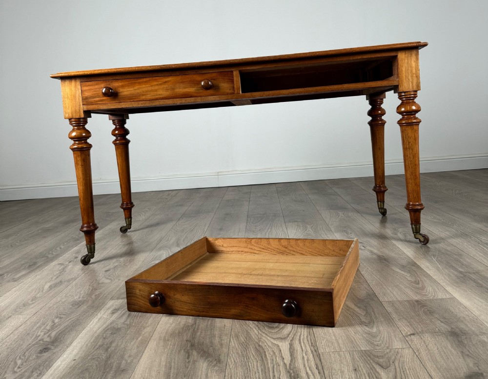 Antique 19th Century Writing Table In Mahogany View X