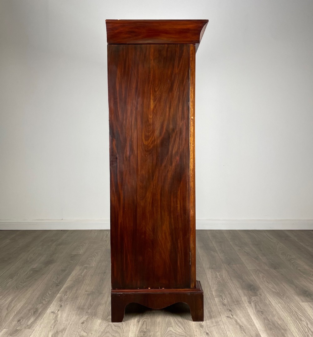 Antique 18th Century Wardrobe In Mahogany View VIII