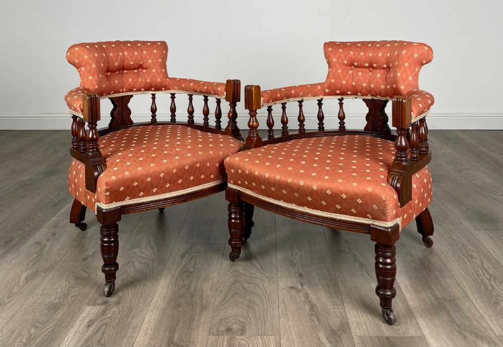 Antique Pair Of 19th Century Tub Chairs In Mahogany
