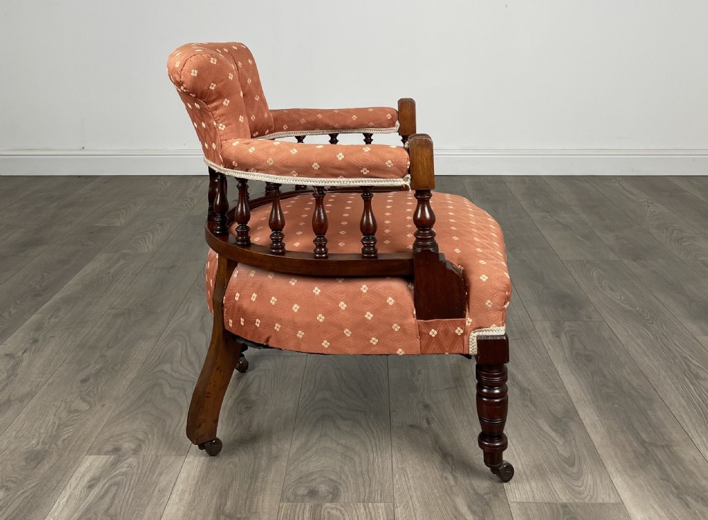 Antique Pair Of 19th Century Tub Chairs In Mahogany View V