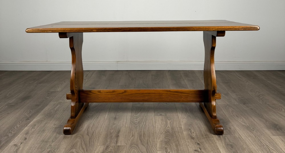 Antique 20th Century Ercol Style Dining Table In Oak