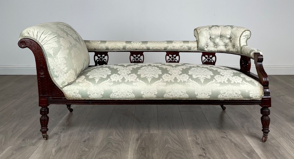 Antique 20th Century Settee In Mahogany