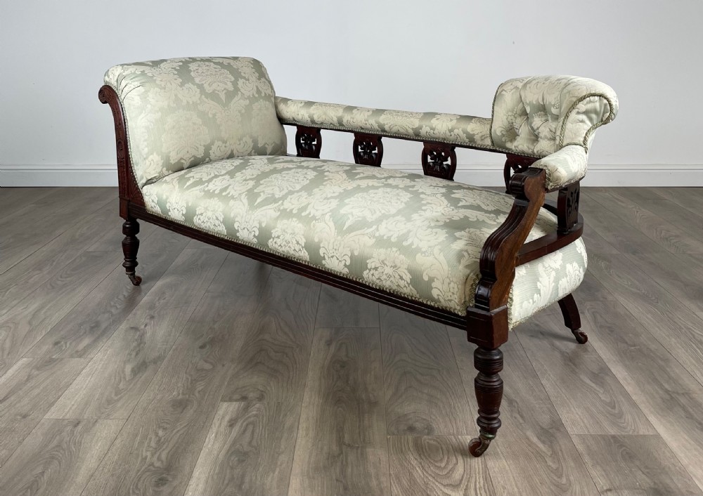Antique 20th Century Settee In Mahogany View II