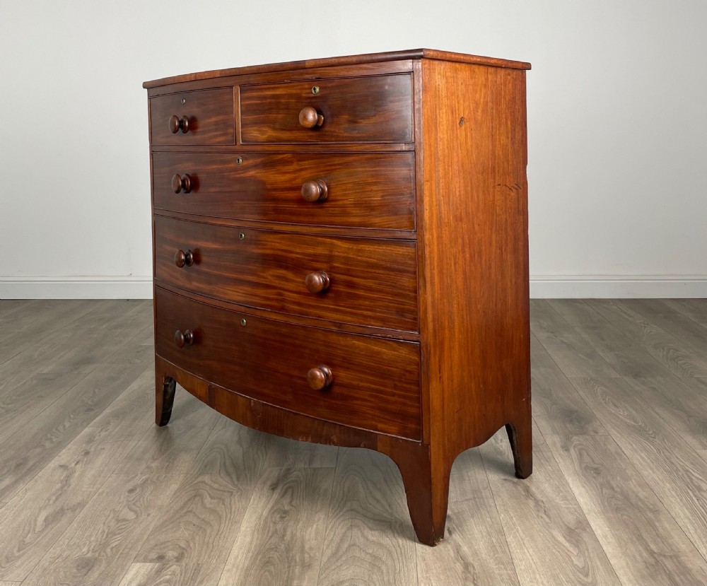 Antique 18th Century Bow Front Chest Of Drawers In Mahogany View II