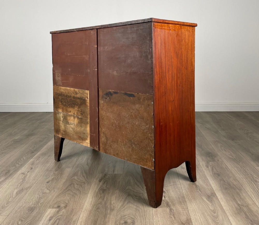 Antique 18th Century Bow Front Chest Of Drawers In Mahogany View VI