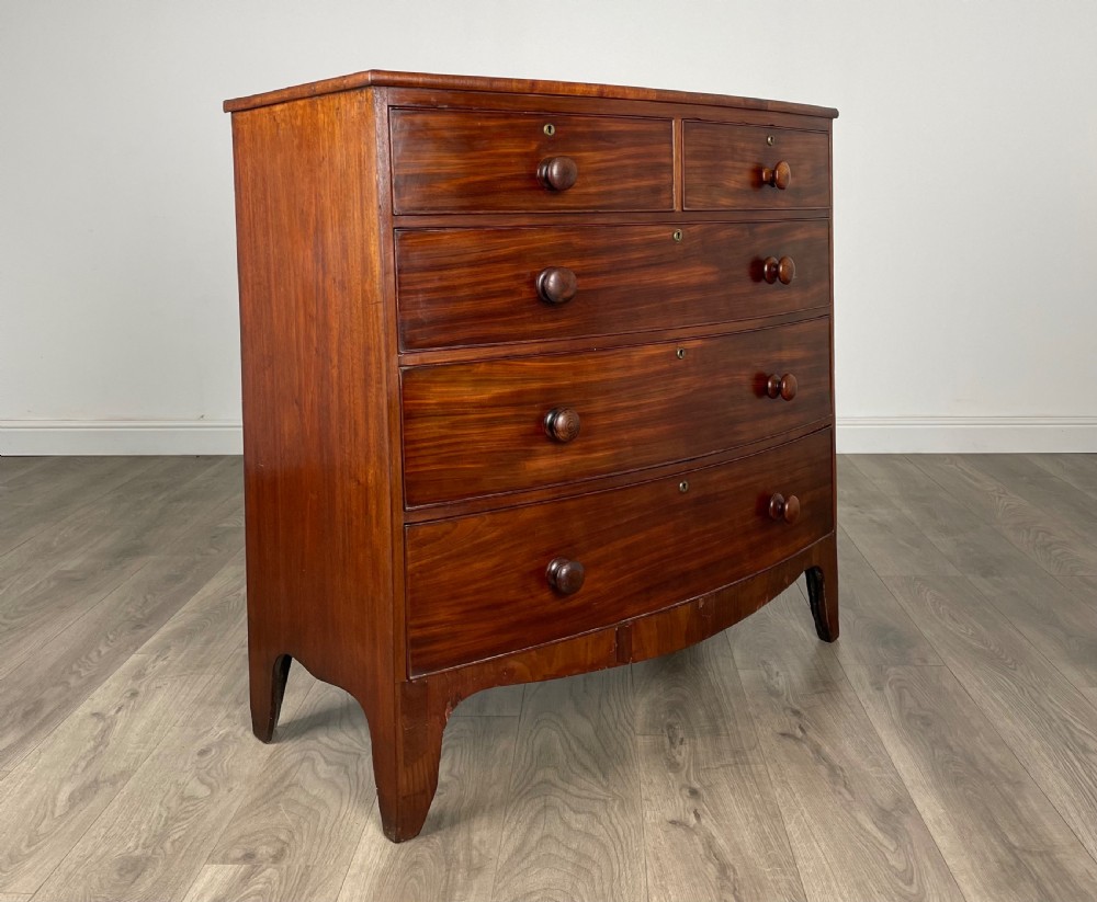Antique 18th Century Bow Front Chest Of Drawers In Mahogany View VIII