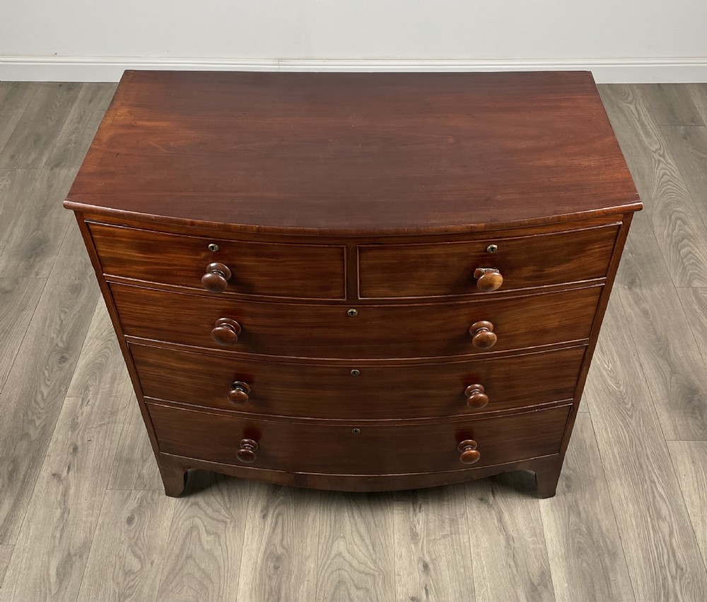 Antique 18th Century Bow Front Chest Of Drawers In Mahogany View IX