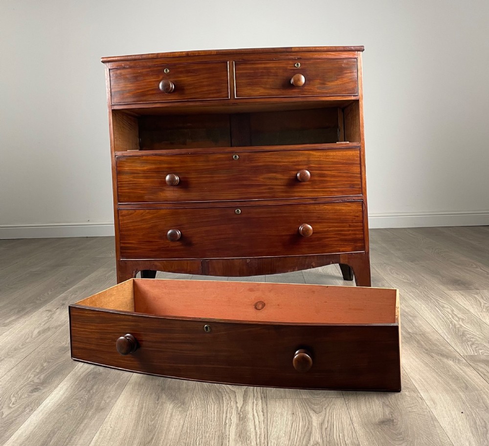 Antique 18th Century Bow Front Chest Of Drawers In Mahogany View X