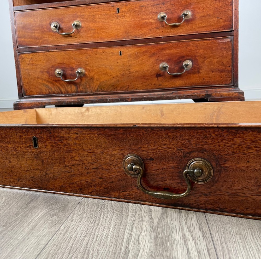Antique Good Quality 18th Century Bureau In Mahogany View XII