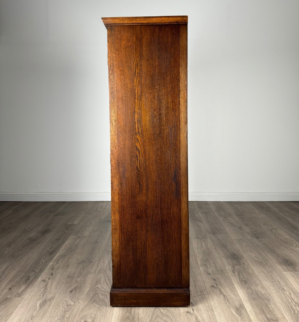 Antique 20th Century Wardrobe In Oak View IV