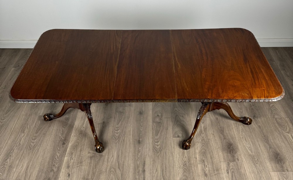 Antique 20th Century Carved Dining Table In Mahogany View VIII