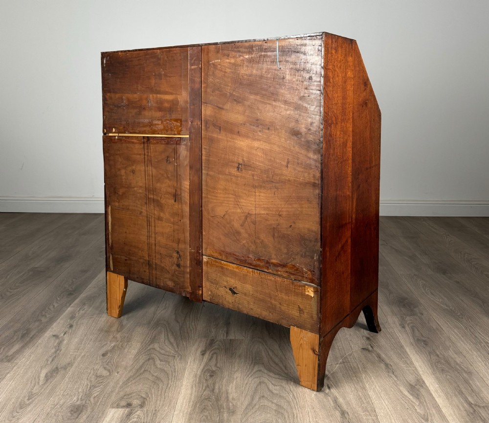 Antique 18th Century Bureau In Oak View VII