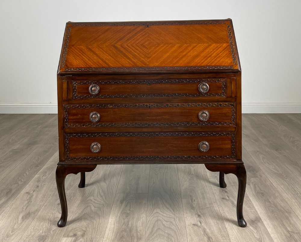 Antique 20th Century Chippendale Style Bureau In Mahogany