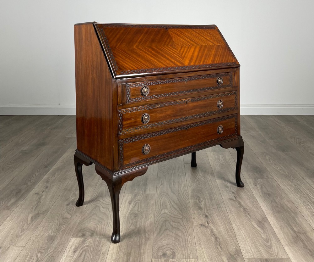 Antique 20th Century Chippendale Style Bureau In Mahogany View IX