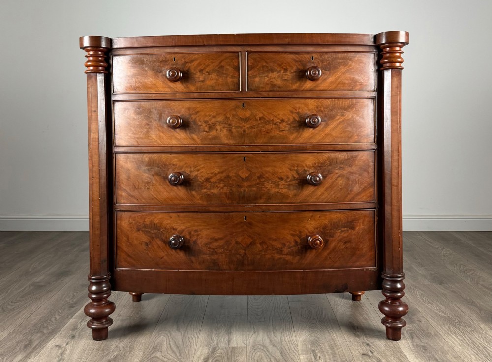 Antique 19th Century Bow Front Chest Of Drawers In Mahogany
