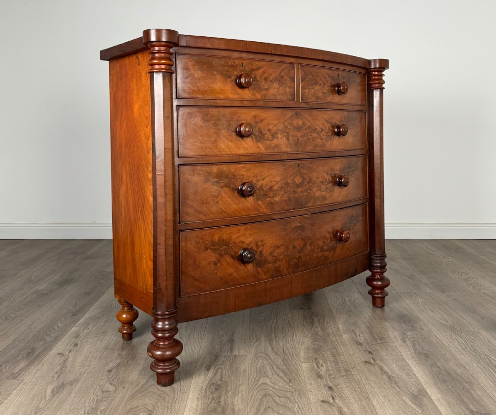Antique 19th Century Bow Front Chest Of Drawers In Mahogany View VIII
