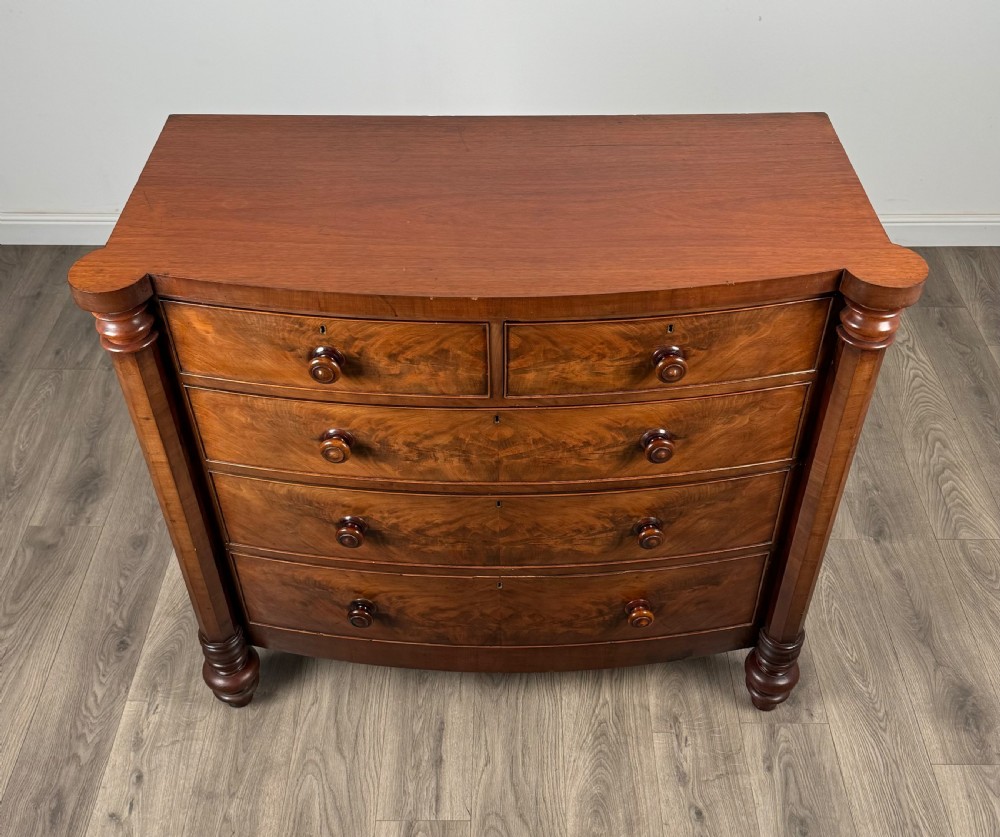 Antique 19th Century Bow Front Chest Of Drawers In Mahogany View IX