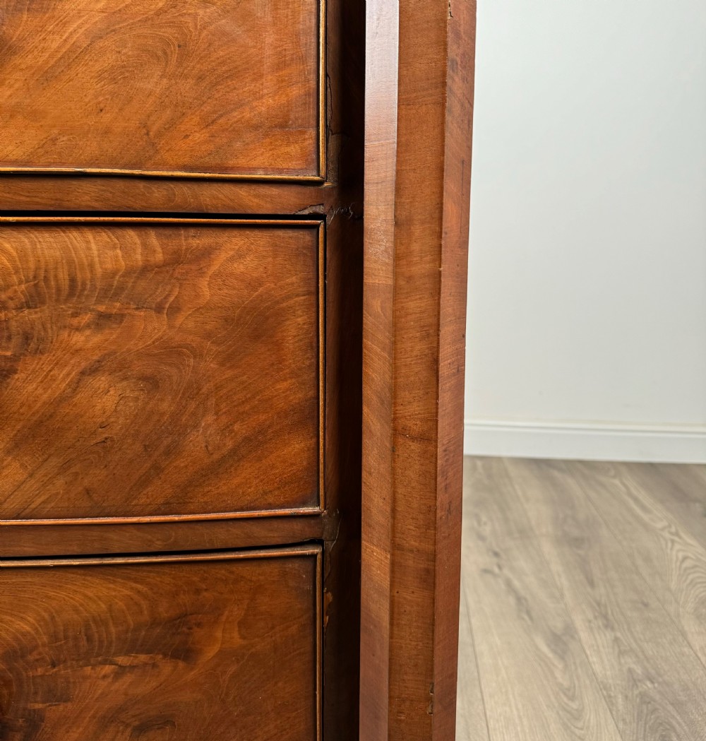 Antique 19th Century Bow Front Chest Of Drawers In Mahogany View XII