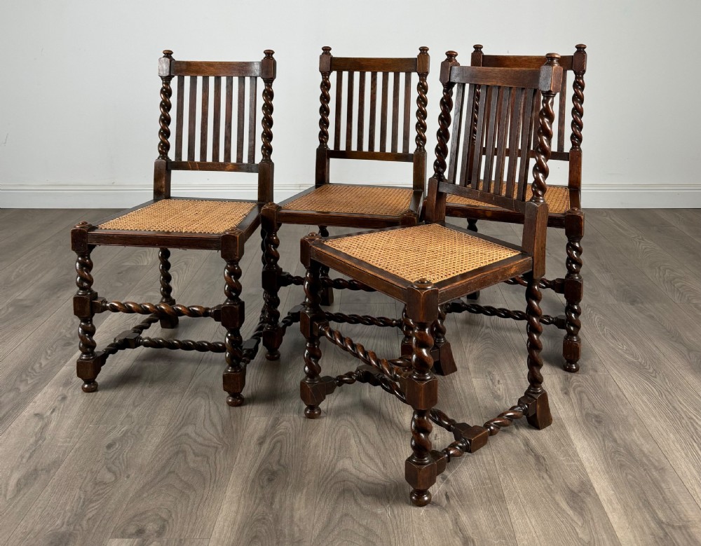 xAntique 20th Century Set Of 4 Barley Twist Dining Chairs In Oak