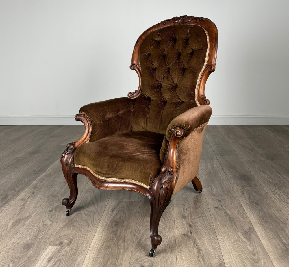 Antique 19th Century Button Back Armchair In Mahogany