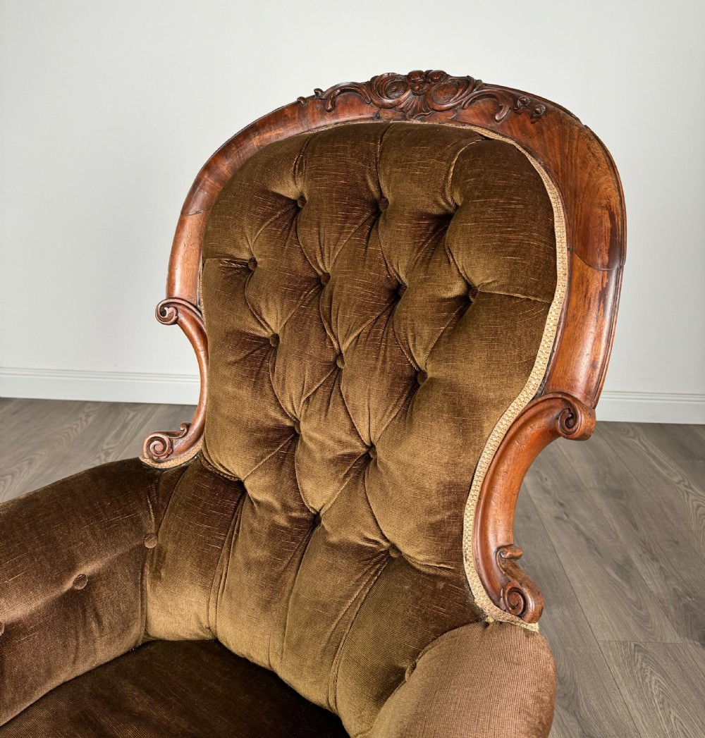 Antique 19th Century Button Back Armchair In Mahogany View VII