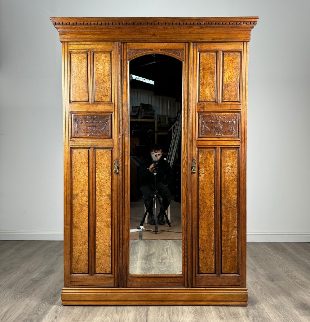 Antique 19th Century Quality Wardrobe In Oak
