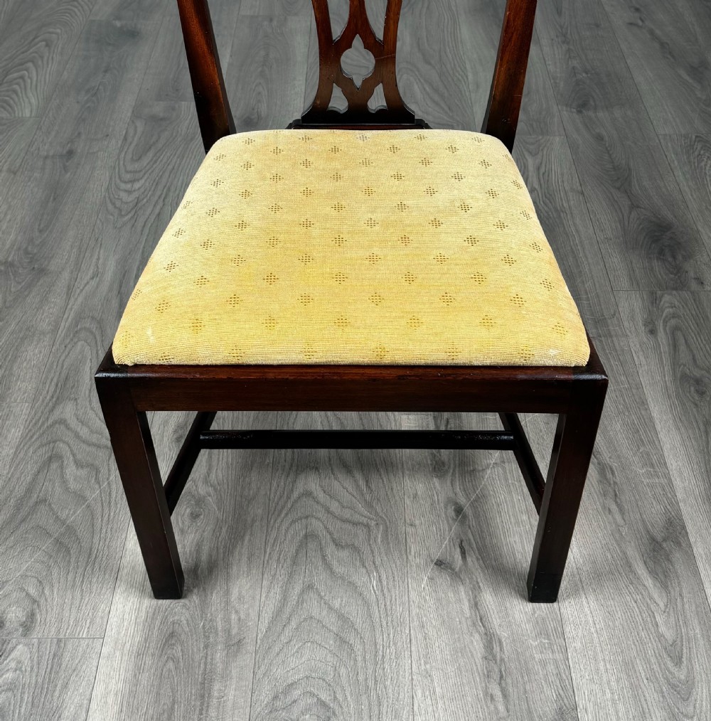 Antique 20th Century Set Of 10 Chippendale Style Dining Chairs In Mahogany View VII