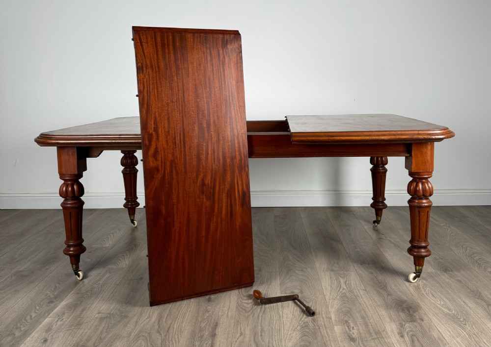 Antique 19th Century Extending Dining Table In Mahogany View III