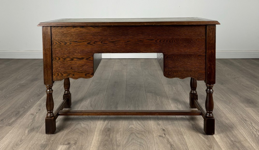 Antique 20th Century Leather Top Writing Desk In Oak View V