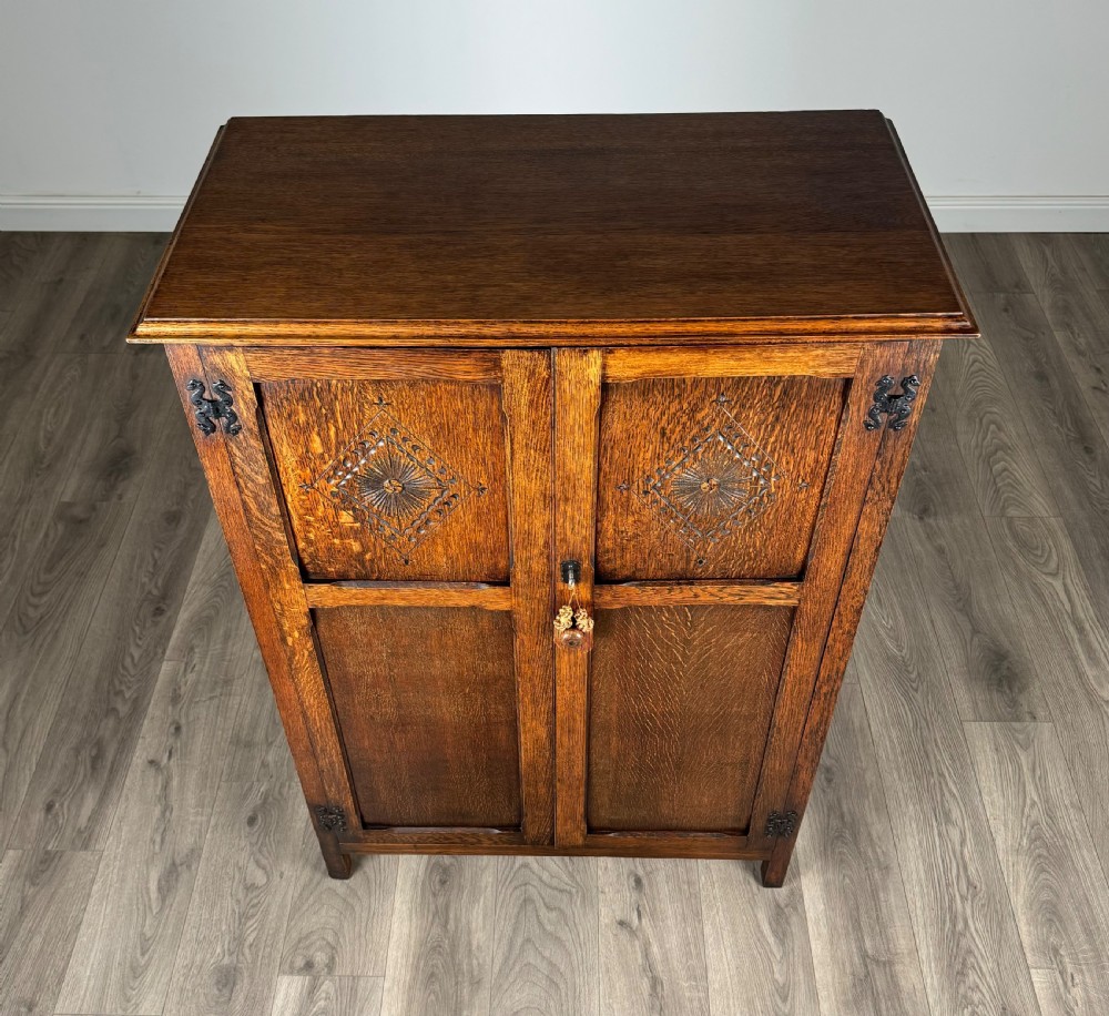 Antique 20th Century Carved Oak Wardrobe Of Small Proportion View X