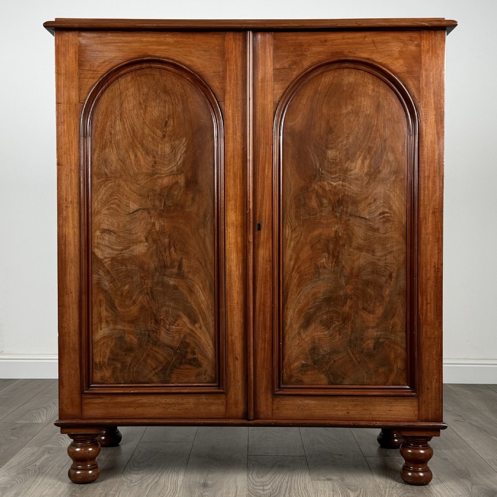  Antique 19th Century Dwarf Wardrobe In Mahogany