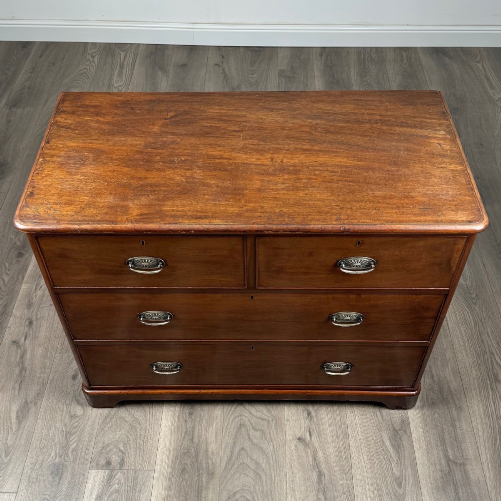 Antique 19th Century Chest Of Drawers In Mahogany 
 View IX