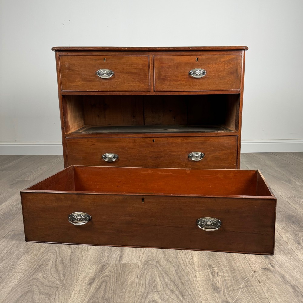 Antique 19th Century Chest Of Drawers In Mahogany 
 View X